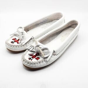 Minnetonka Women’s Flats Beaded Moccasin Boho Folk Moccasin Classic Leather Sz 6